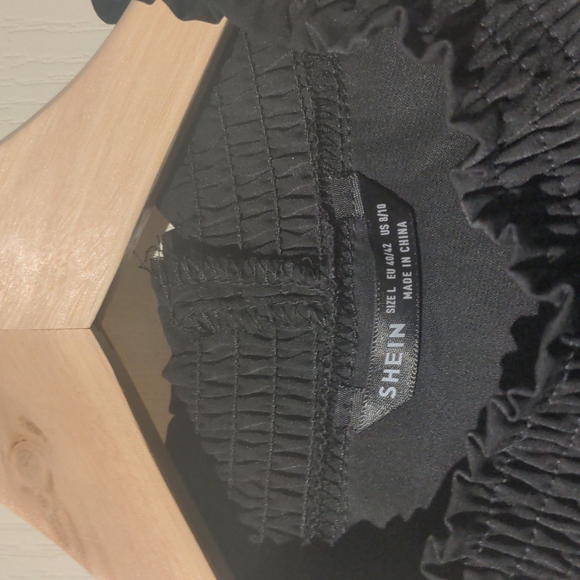 SHEIN - black halter top - Picture 6 of 6